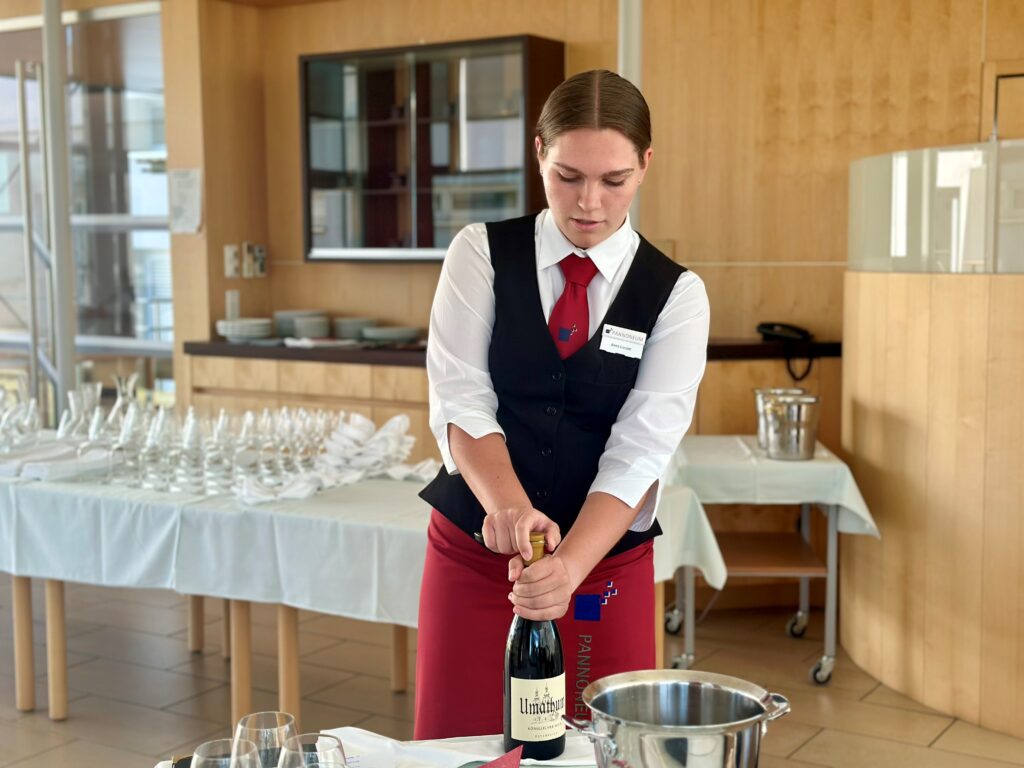 Anna Lunzer Jungsommelier Prüfung 2025