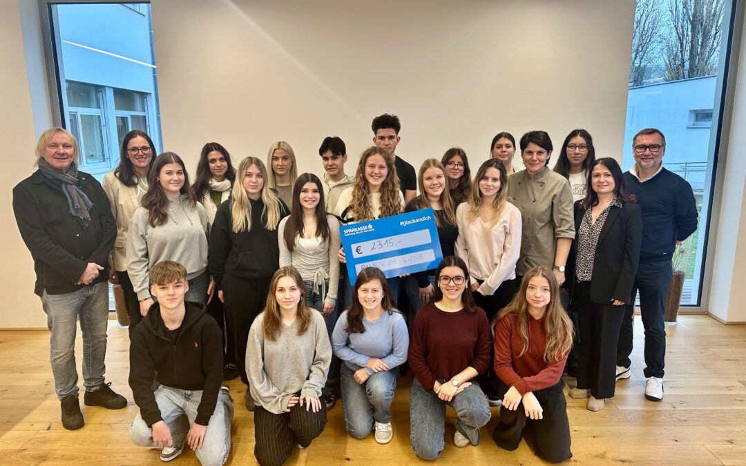 Scheckübergabe Pop-up-Benefizheuriger 2025.jpg